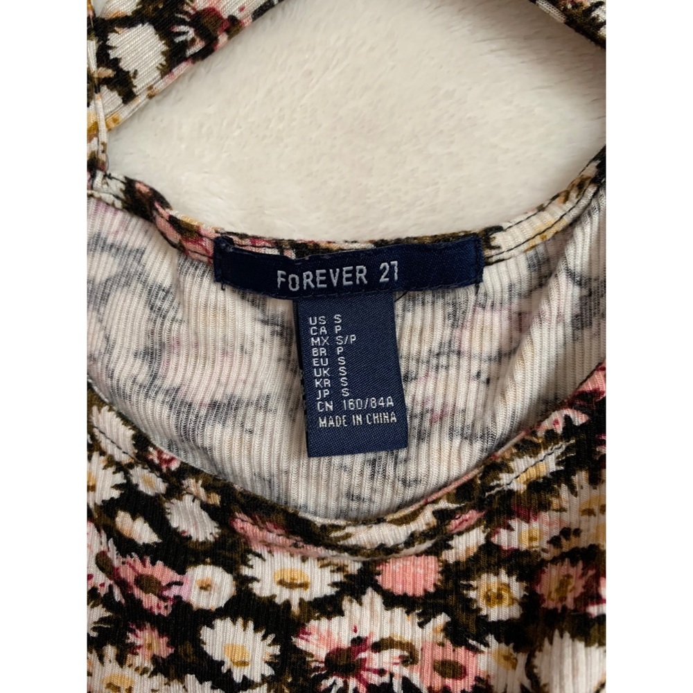 Floral Crop Top - Picture 2 of 3